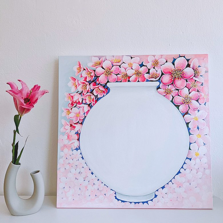 만개한 분홍 벚꽃으로 둘러싸인 전통 달항아리를 그린 한국인 작가의 수작업 유화